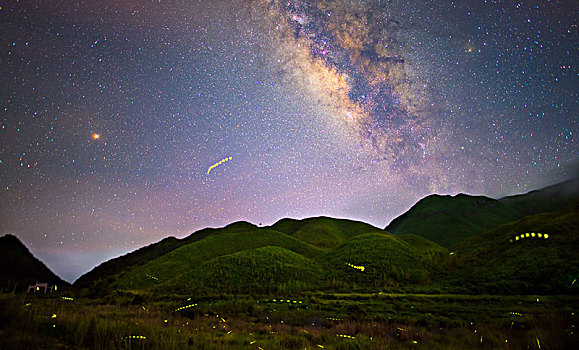 星夜螢光