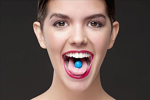 特写,蓝色,糖果,女人,舌头