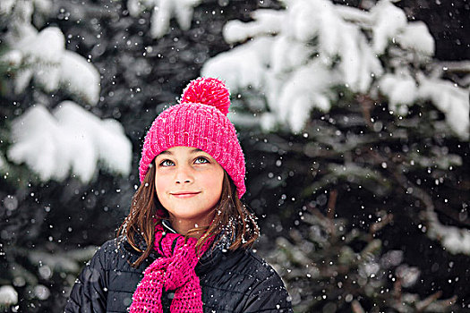女孩,粉色,编织帽,仰视,落下,雪
