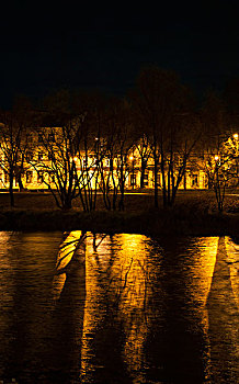 河边,塔尔图,夜晚