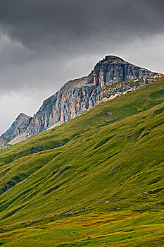 中间,山峦,山谷,瑞士,欧洲