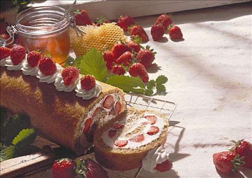 海绵蛋糕卷,草莓