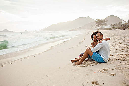 坐,夫妇,海滩,里约热内卢,巴西