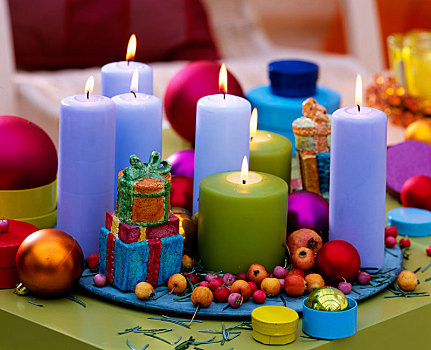 彩色,蜡烛,盘子,圣诞装饰