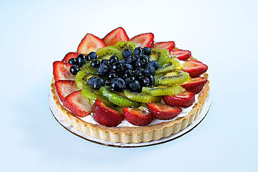 草莓,猕猴桃,蓝莓蛋糕