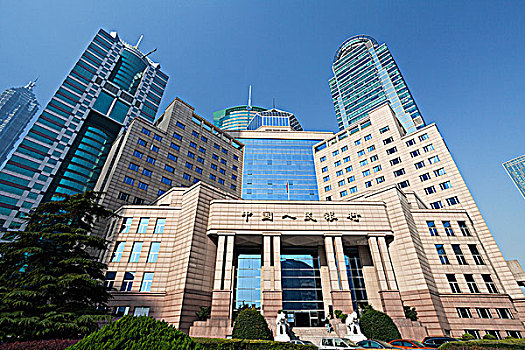上海浦东陆家嘴的中国人民银行