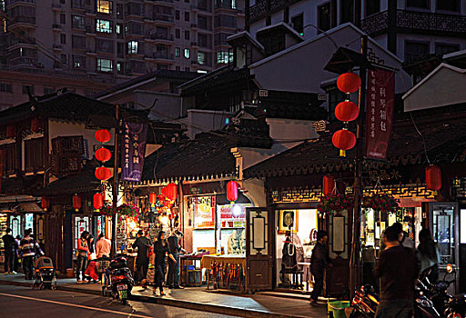 上海老街夜色