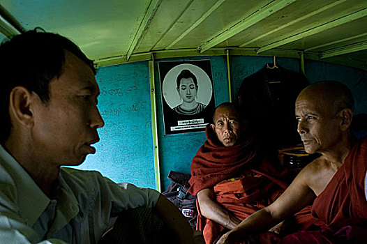 僧侣,旅行,船,克钦邦,缅甸