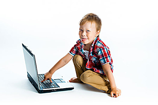 男孩,格子衬衫,笔记本电脑,白色背景