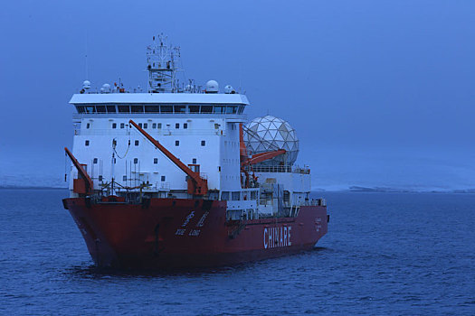 中国极地考察船雪龙号