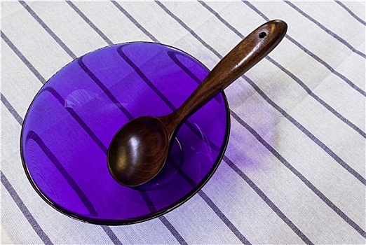 木勺,亮光,紫色,烹调,玻璃碗,白色背景,桌子,背景