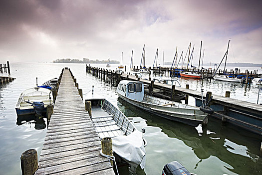 船,码头,基姆湖,女人岛,晨雾,暴风雨天气