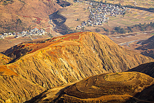 东川红土地