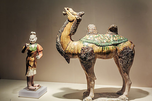 南京博物院藏唐三彩武士俑骆驼俑