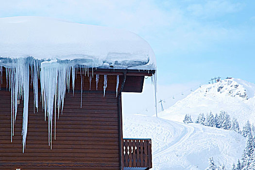 冰柱,悬挂,小屋,雪中