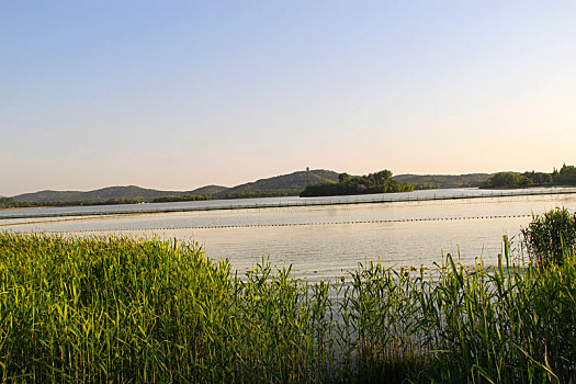 湖光山色,露营