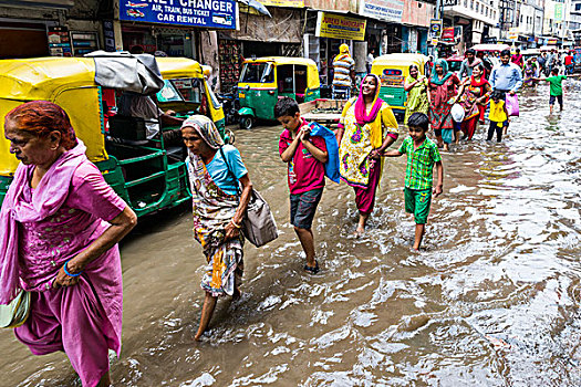 人,人力三轮车,移动,洪水,街道,郊区,重,季风,降雨,新德里,德里,印度,亚洲
