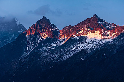 四姑娘山