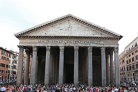 罗马万神庙正面外观全景裁