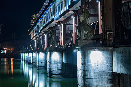 开州汉丰湖风雨廊桥