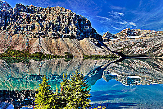 弓湖,毛茛属植物,山,班芙国家公园,艾伯塔省,加拿大