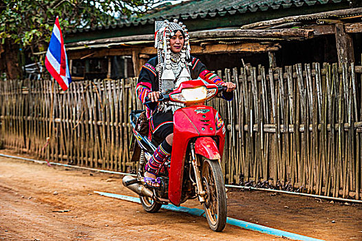 传统,衣服,美女,阿卡族,人,山,部落,少数民族,骑,摩托车,清莱,省,北方,泰国,亚洲