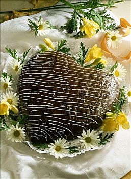 树蛋糕,心形,巧克力糖衣,花