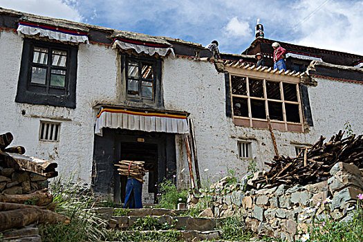 西藏日喀则札什伦布寺民居建筑