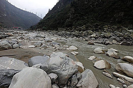 四川映秀,河滩,乱石,汽车素材