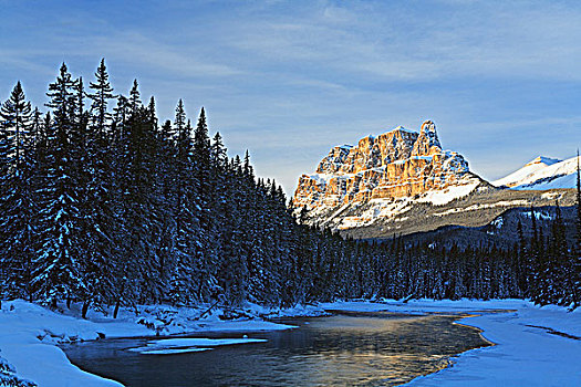 城堡山,弓河,高山辉,冬天,日落,光亮,山,班芙国家公园,艾伯塔省,加拿大