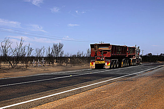 卡车,路边,纪念,神祠,三个,驾驶员,迷失,林区大火,靠近,十二月,2007年,金矿区,西澳大利亚州,澳大利亚