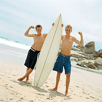 两个男孩,海滩,拿着,冲浪板