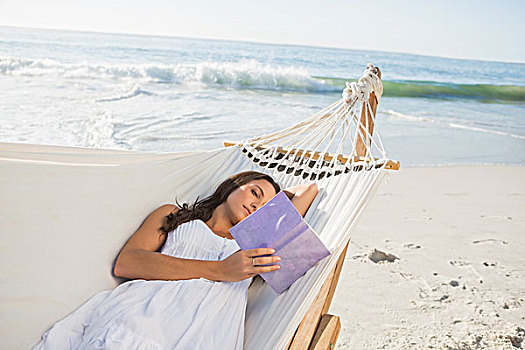 女人,躺着,吊床,读,书本,海滩