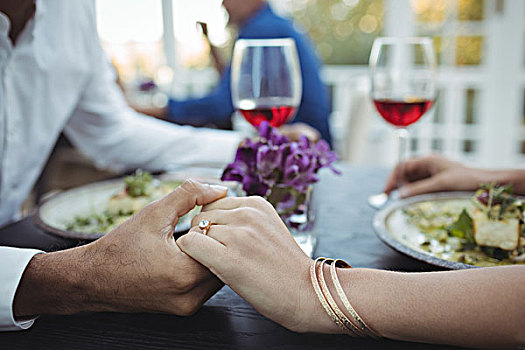 情侣,握手,食物,餐馆