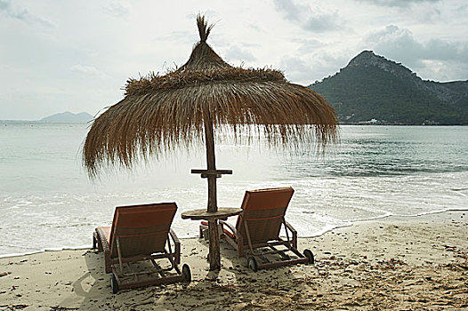 两个,躺椅,阴凉处,海滩,酒店,福门托,马略卡岛,西班牙