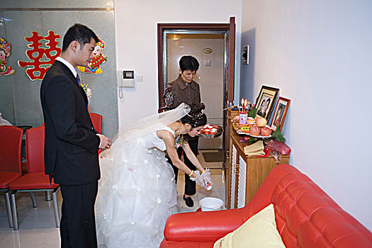 中式婚礼,新娘,祭祀,神祠