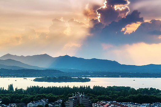 杭州城隍阁夜景和日落西湖