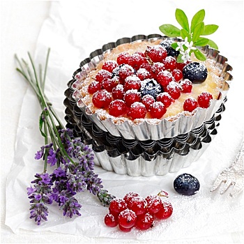 红醋栗,蓝莓蛋糕