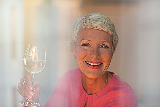 老女人,杯子,白葡萄酒