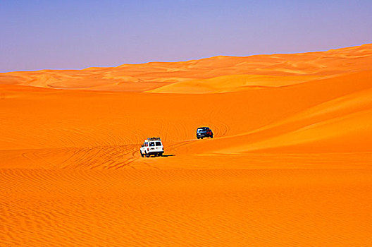 野外,交通工具,驾驶,沙子,沙丘,奥巴里,海洋,撒哈拉沙漠,利比亚,非洲