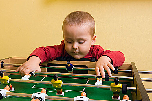 男孩,2岁,玩,桌面,足球