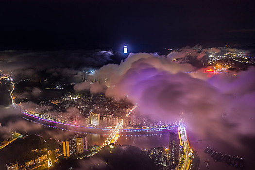 广西梧州,雨后云雾夜景如仙境