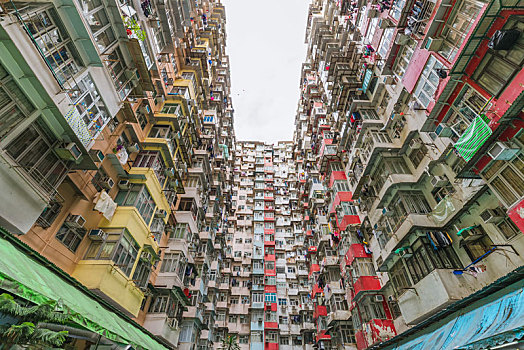 香港传统居民楼,著名怪兽大厦鲗鱼涌
