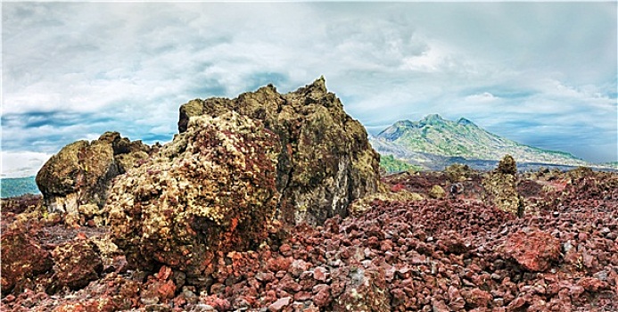 火山,巴图尔