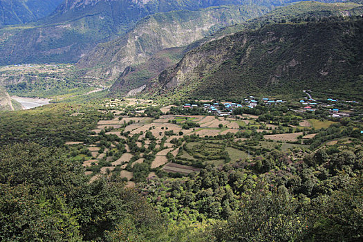 西藏高山