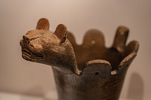 秘鲁佩德罗德奥斯马博物馆迪亚瓦纳科文化陶黑色香炉