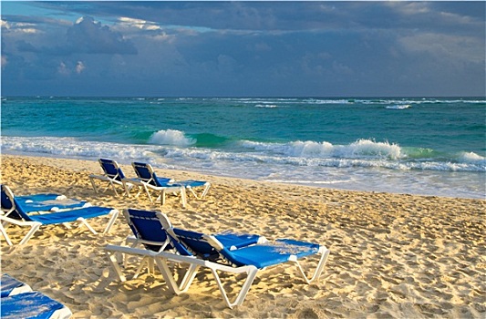 沙滩椅,棕榈树
