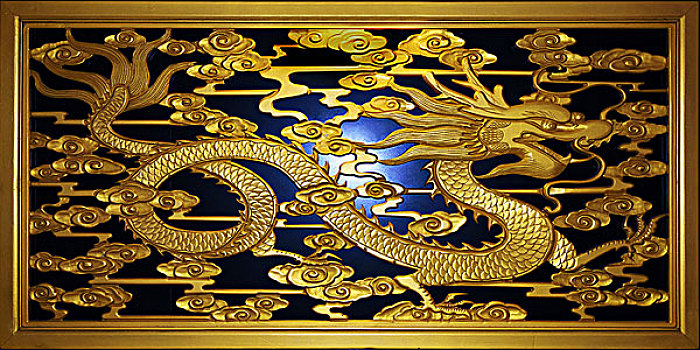 金色龍雕