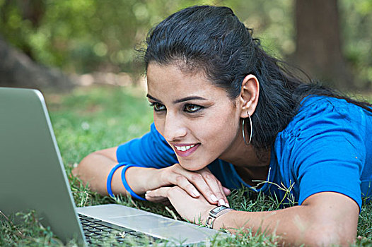 女人,笔记本电脑,公园,新德里,德里,印度