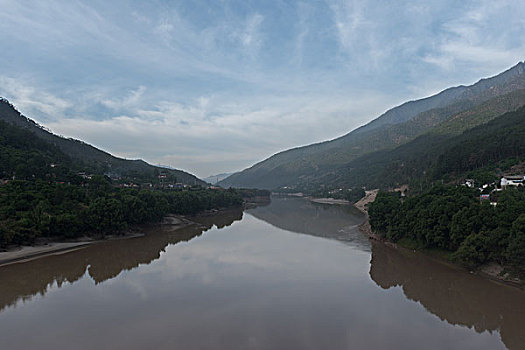 云南金沙江河谷